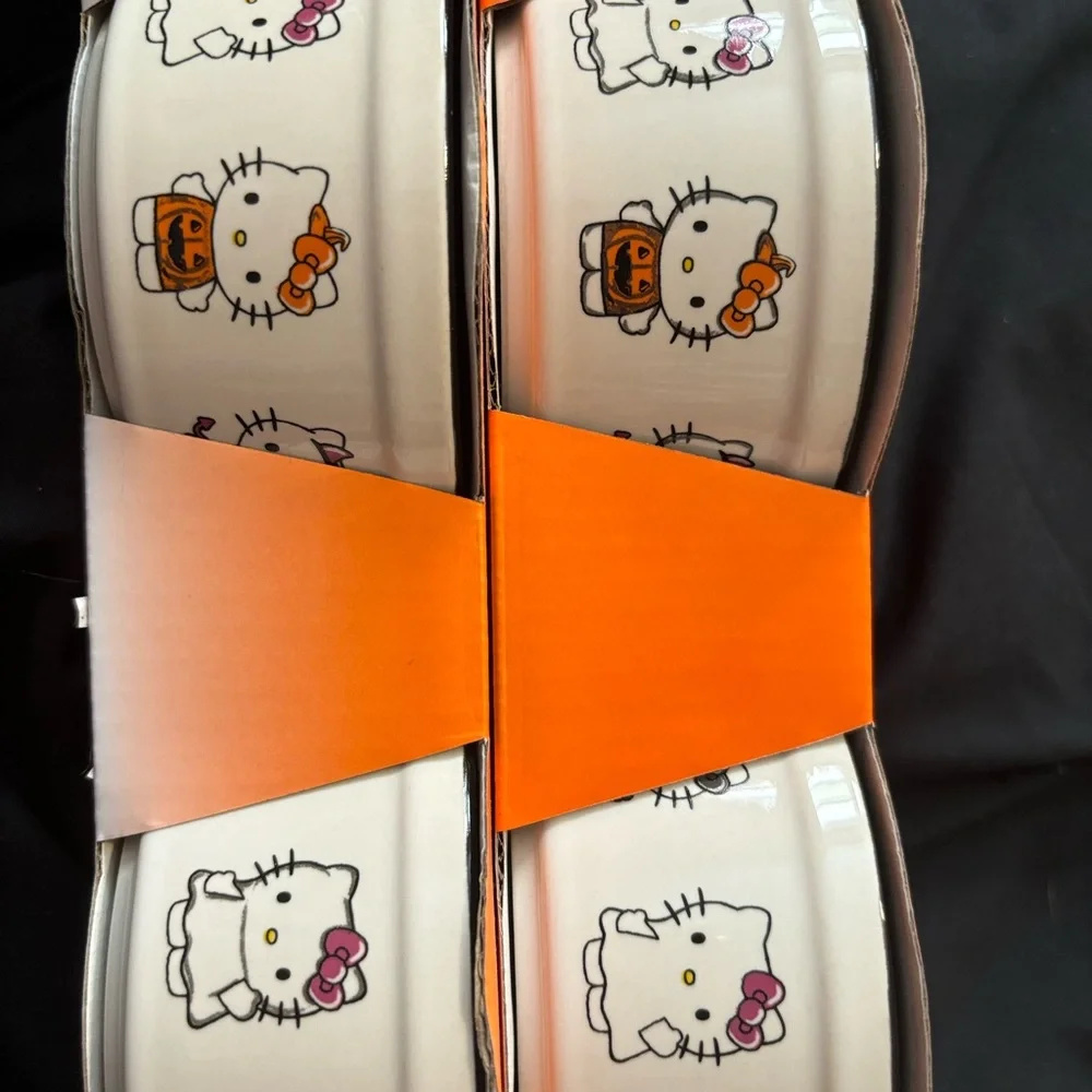 Hello Kitty Ramekins - Picture 3 of 3